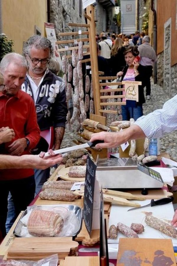 Market detail Lake Maggiore